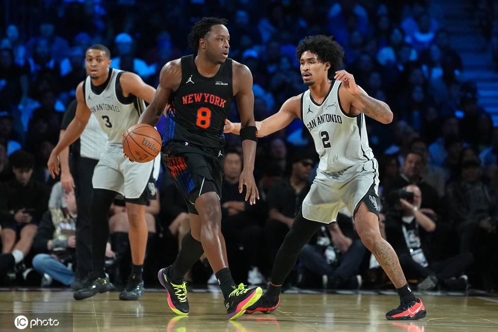 NBA杯-布伦森25分文班亚马18分 尼克斯逆转马刺夺冠